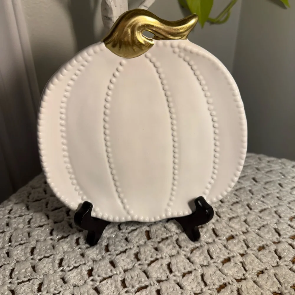 6.5” White Pumpkin Shaped Appetizer Plate with Gold Stem